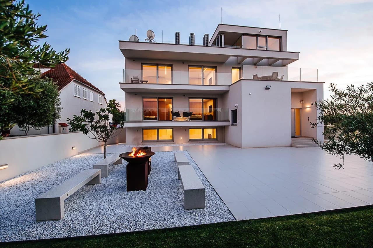 Rooftop Jacuzzi 6BR Luxury Beachfront in Zadar