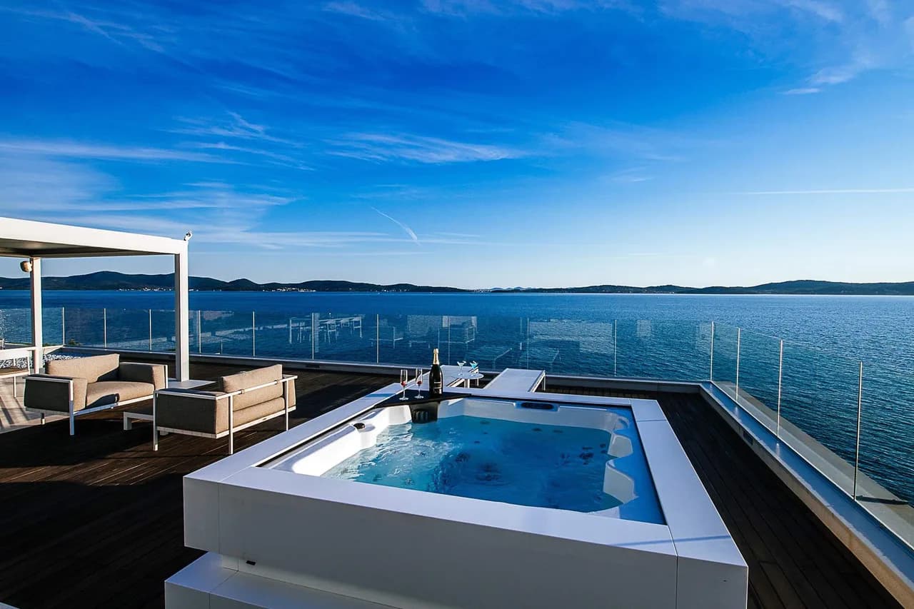 Rooftop Jacuzzi 6BR Luxury Beachfront in Zadar photo 2