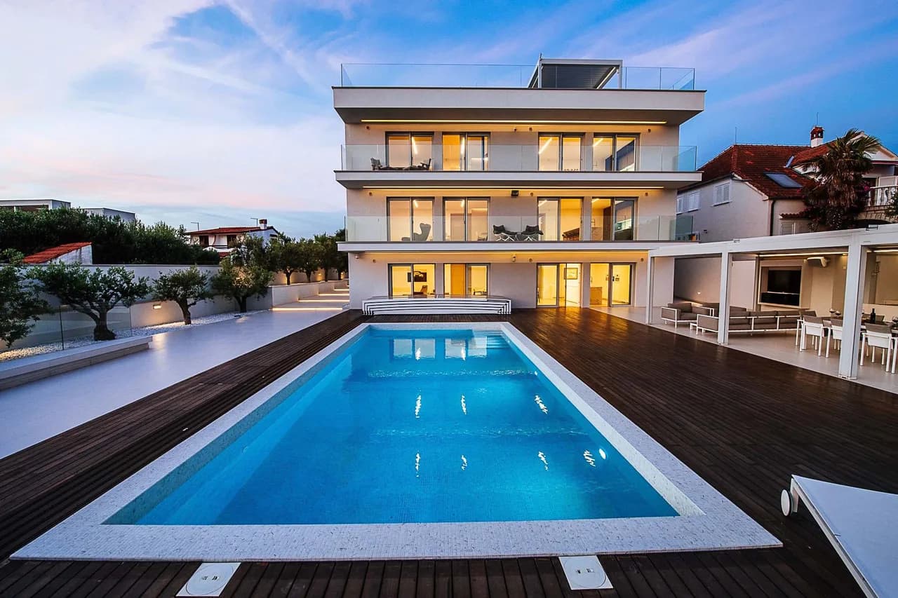 Rooftop Jacuzzi 6BR Luxury Beachfront in Zadar photo 3