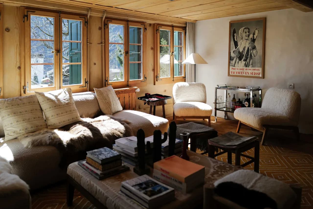 Swiss Chalet Near Gstaad: Luxury, Spa & Views photo 3
