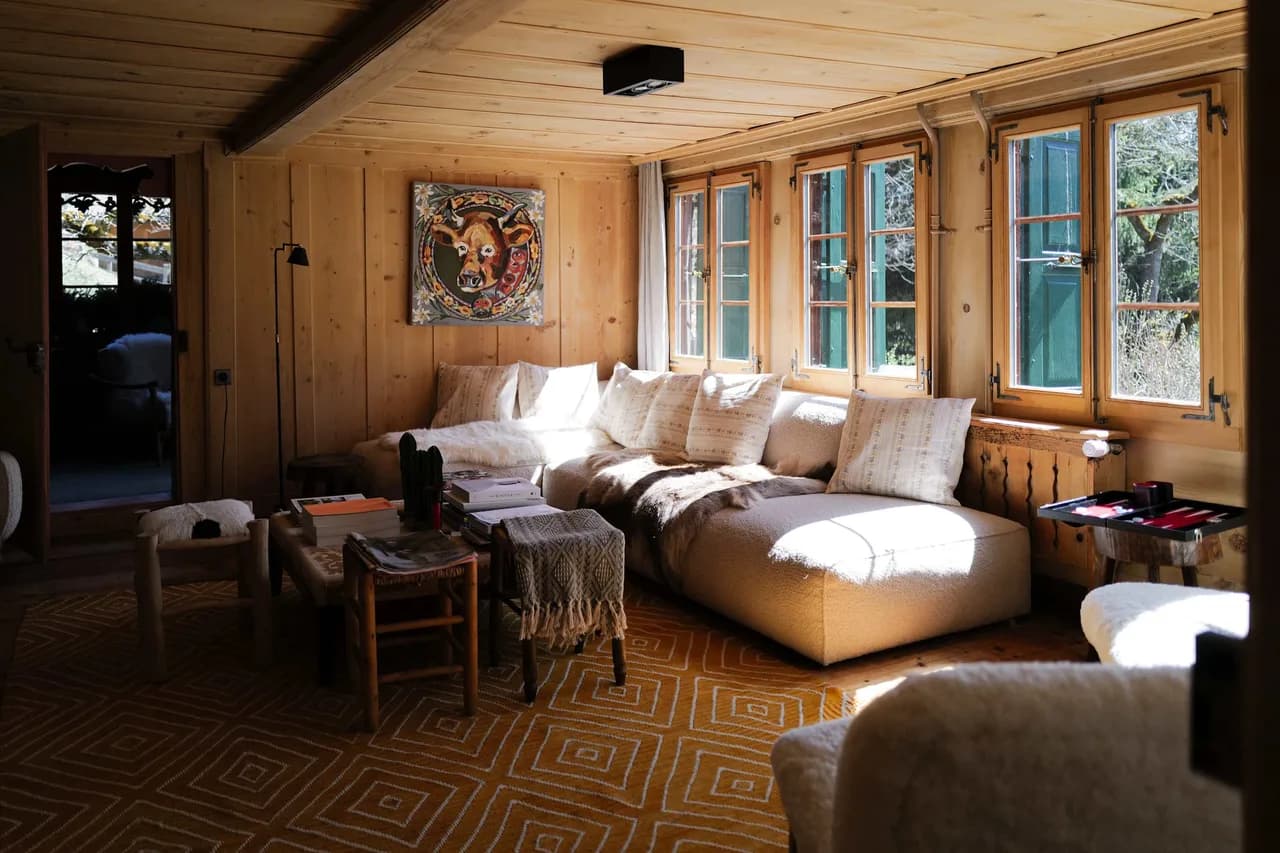 Swiss Chalet Near Gstaad: Luxury, Spa & Views photo 4