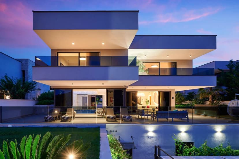 Marina's World Class Villa 4BR Family Oceanfront