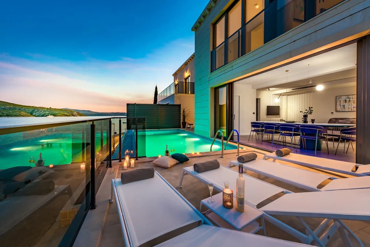 Slano Exquisite Villa 5BR Oceanfront Oasis