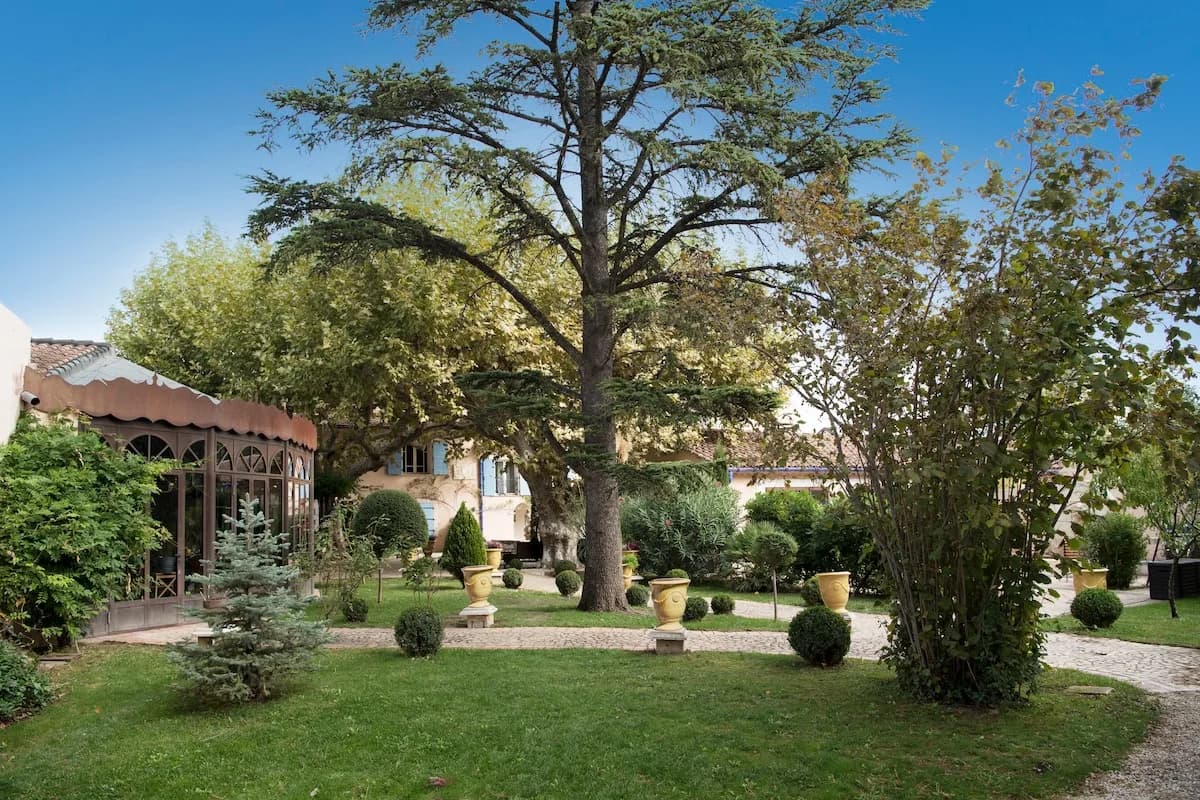 Provençale House with Pool in Noves, Provence, France
