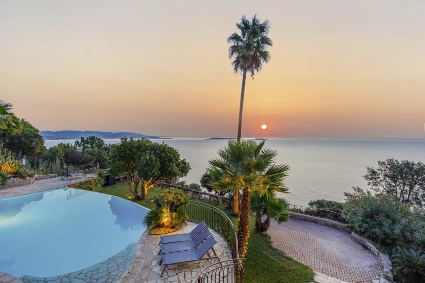 Sea View Four Bedroom Villa in Theoule sur Mer