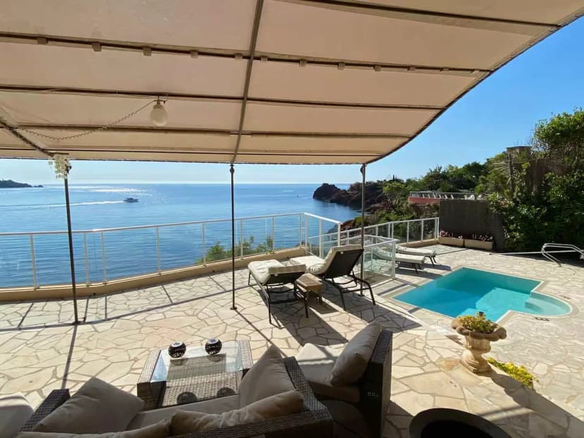 Beachfront Villa with Sea View in Provence Alpes Cote Dazur