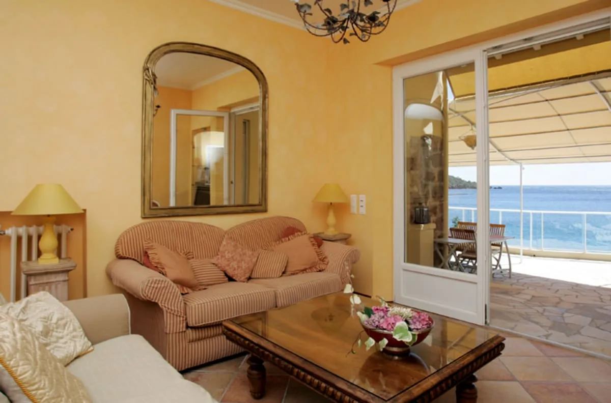 Beachfront Villa with Ocean View in France photo 4
