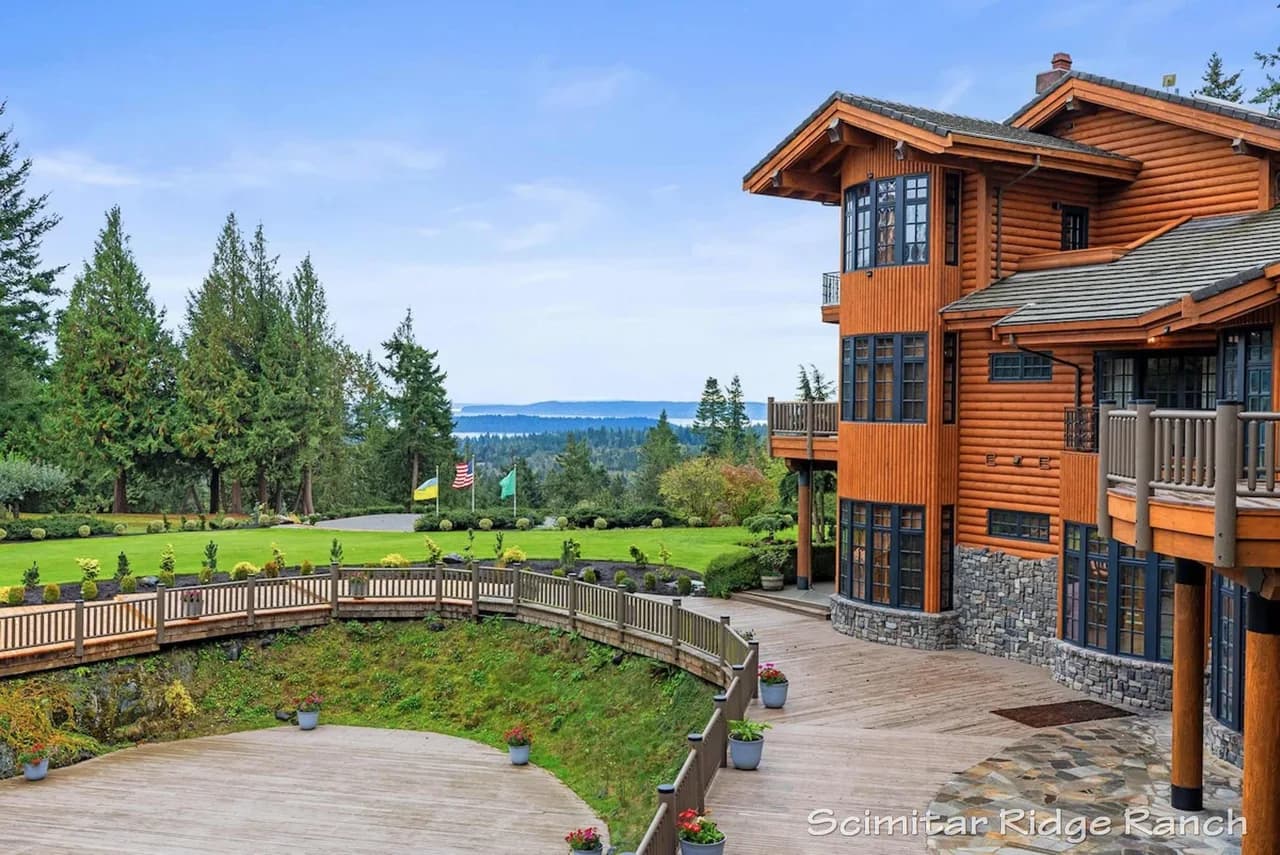 Spacious Twelve Bedroom Estate in Seattle Area