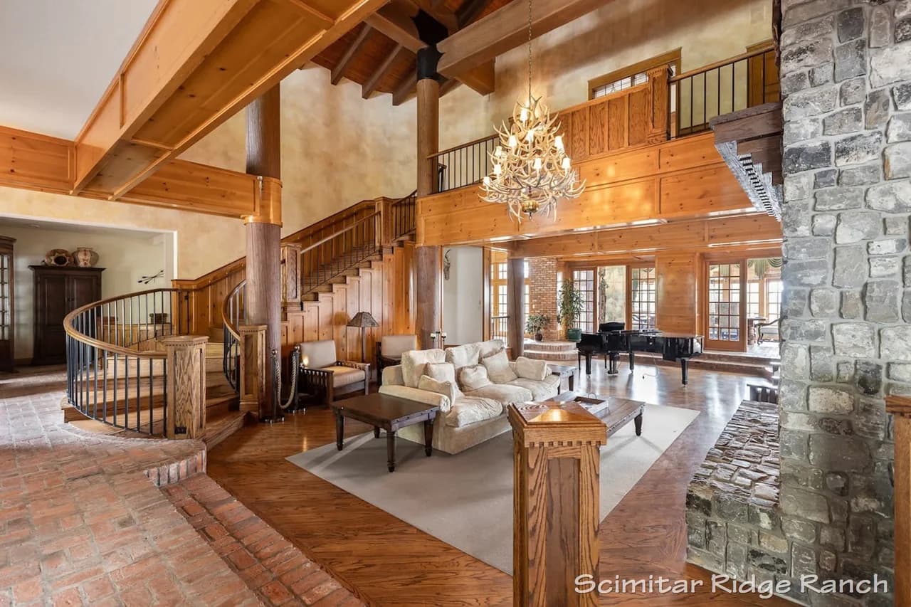 Spacious Twelve Bedroom Estate in Seattle Area photo 3