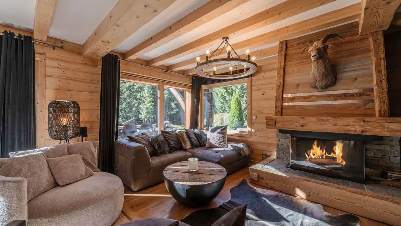 Spacious Mountain Chalet in La Côte-d'Arbroz photo 2