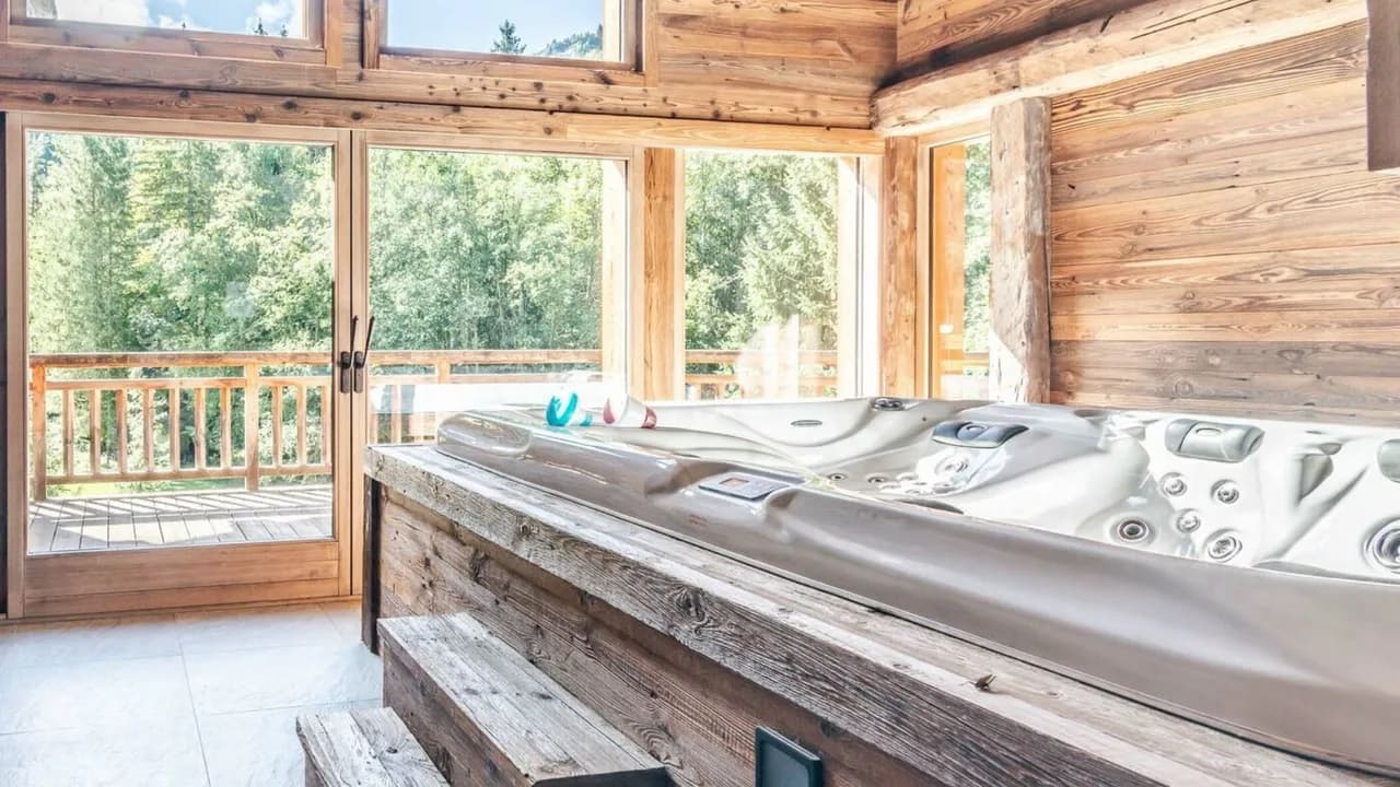 Spacious Mountain Chalet in La Côte-d'Arbroz photo 4