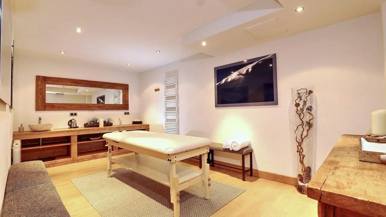 Sunlit Chalet Near Courchevel Slopes photo 3