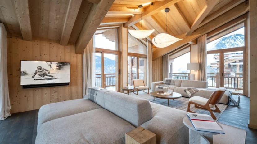 Stylish Chalet With Fireplace and Balcony