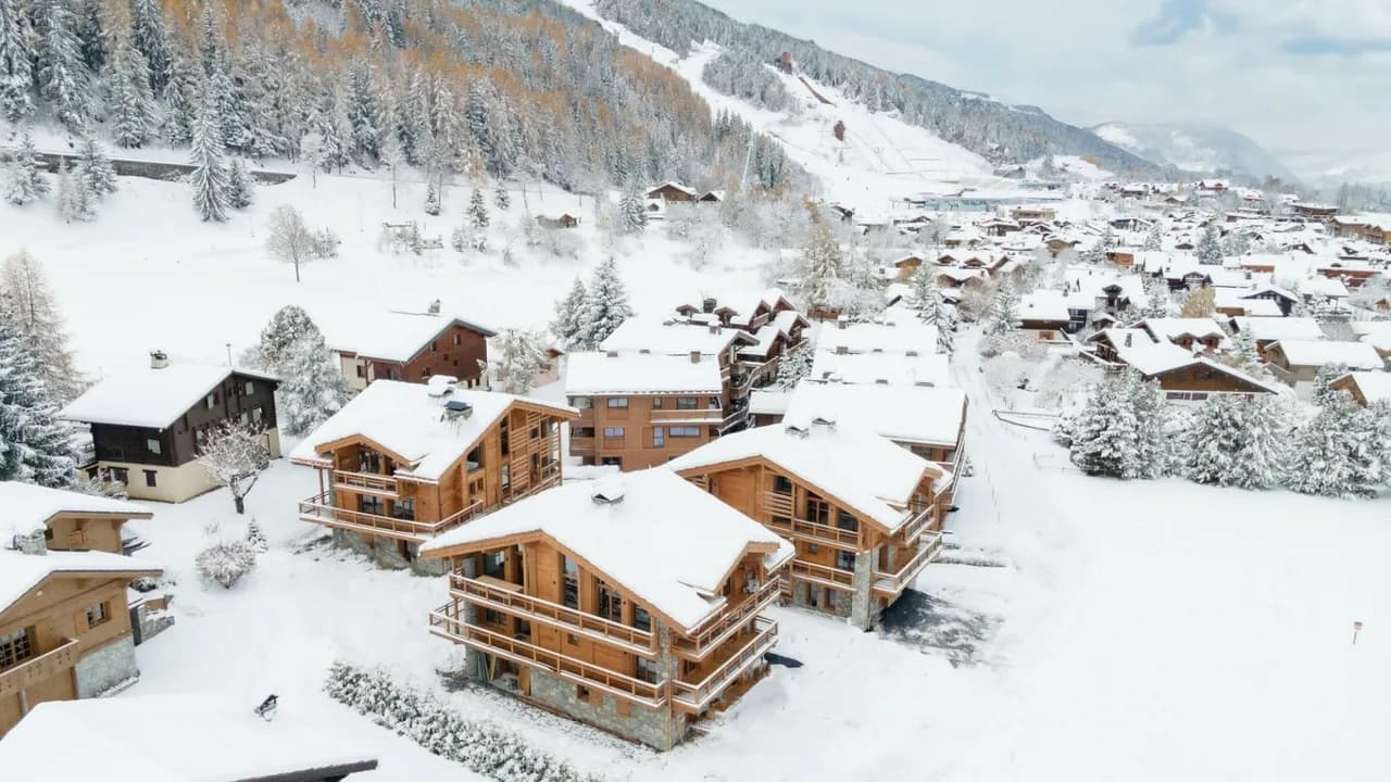 Stylish Chalet With Fireplace and Balcony photo 4