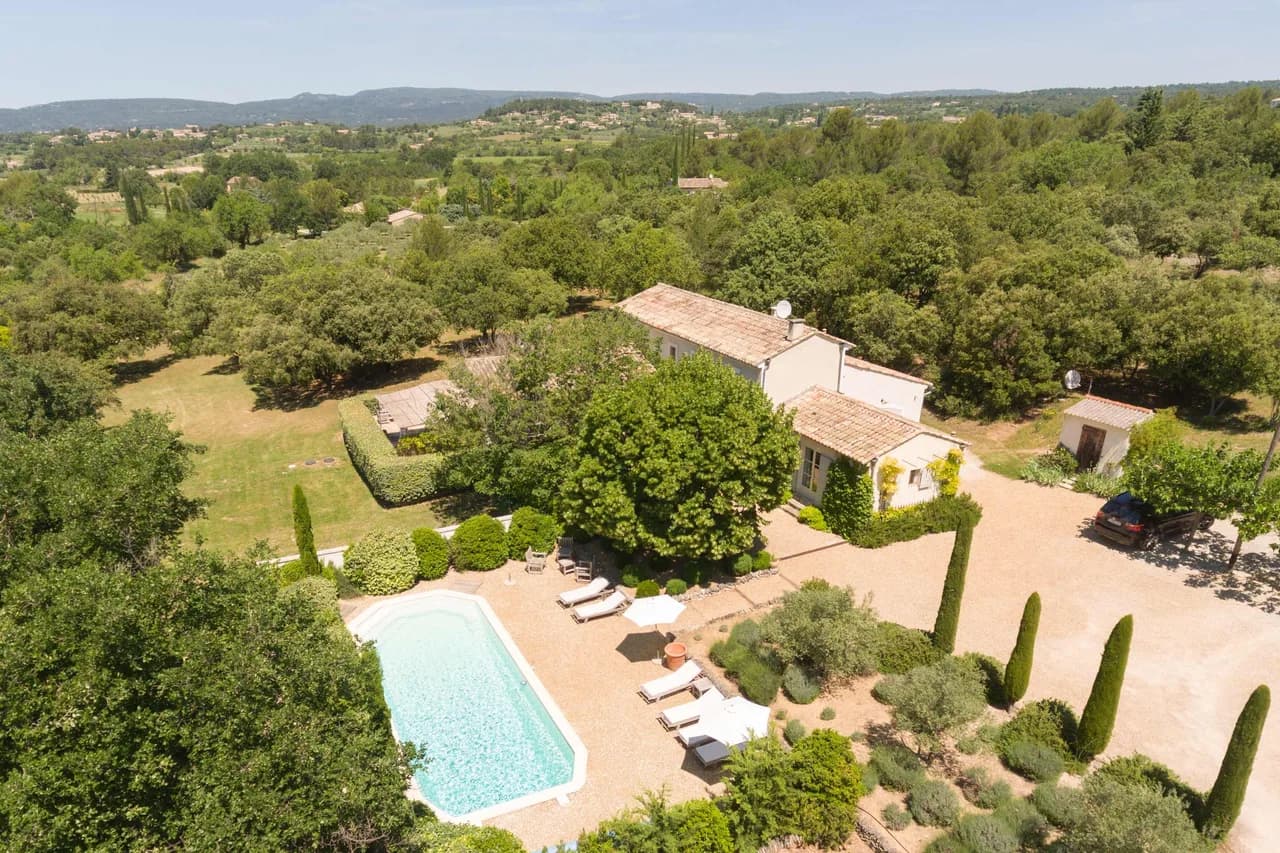 Tranquil Four-Bedroom Villa in Luberon