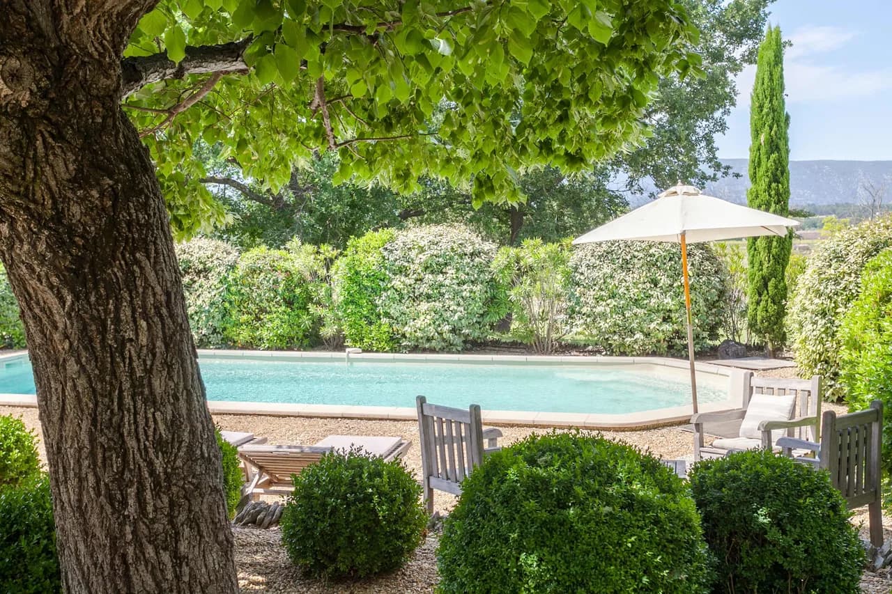 Tranquil Four-Bedroom Villa in Luberon photo 4