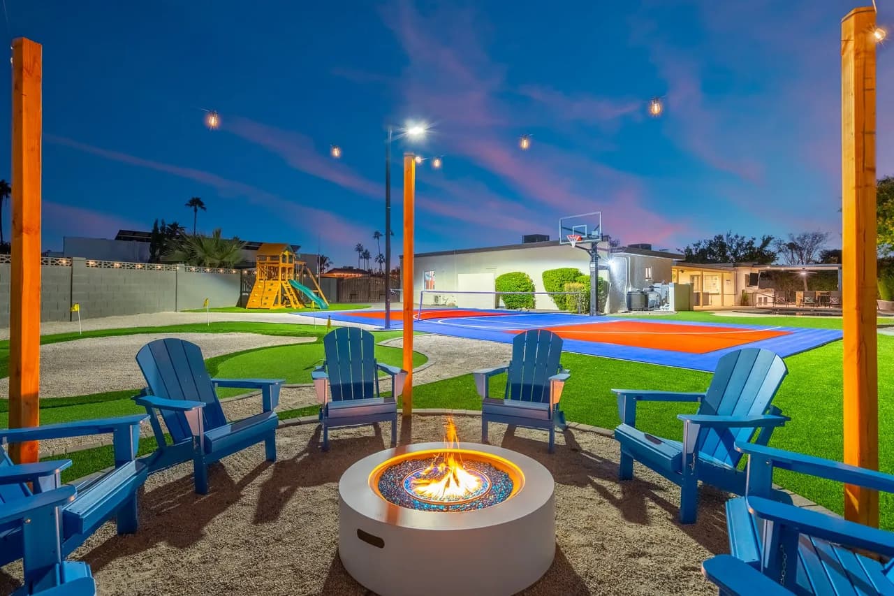 Resort-Style Villa with Golf Course in Phoenix photo 2