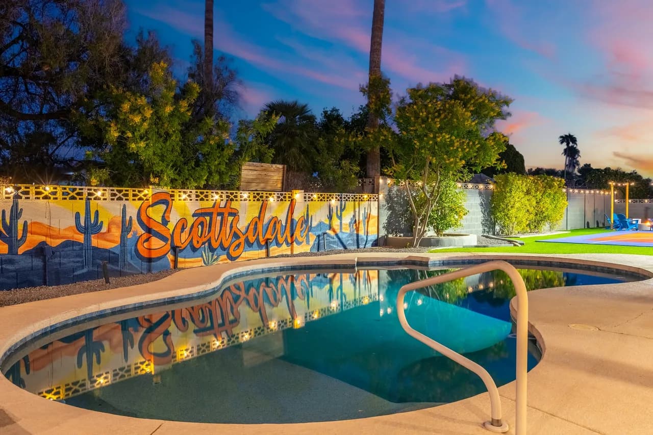 Resort-Style Villa with Golf Course in Phoenix photo 3