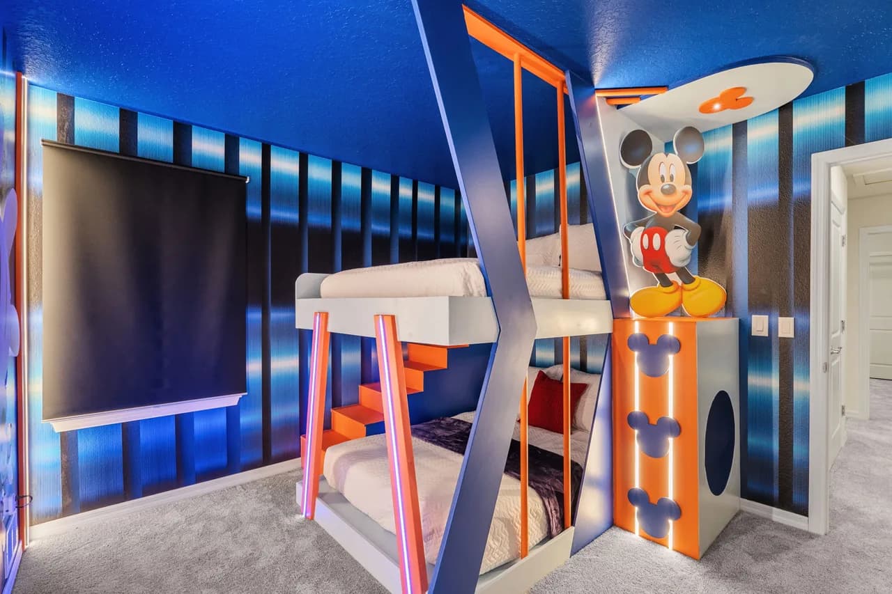 Expansive Ten Bedroom Villa in Orlando Disney Area photo 4