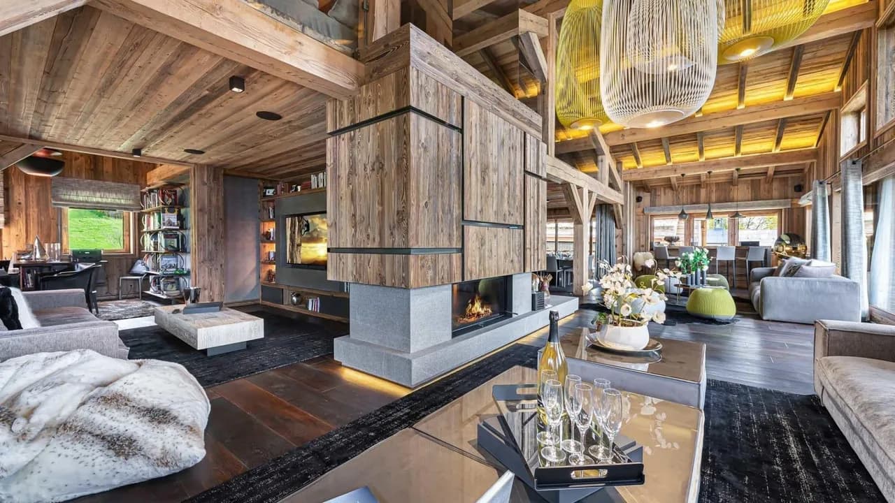 Sophisticated Alpine Escape With Scenic Beauty