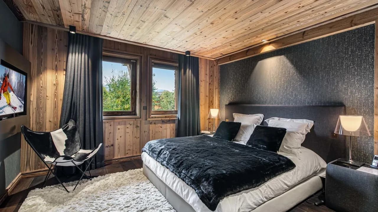 Sophisticated Alpine Escape With Scenic Beauty photo 4