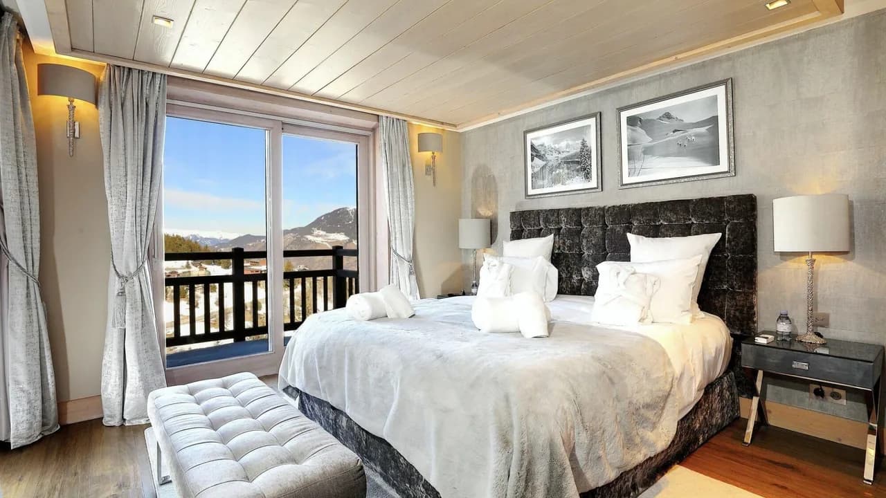 Stylish Chalet With Outdoor Jacuzzi Relaxation photo 2