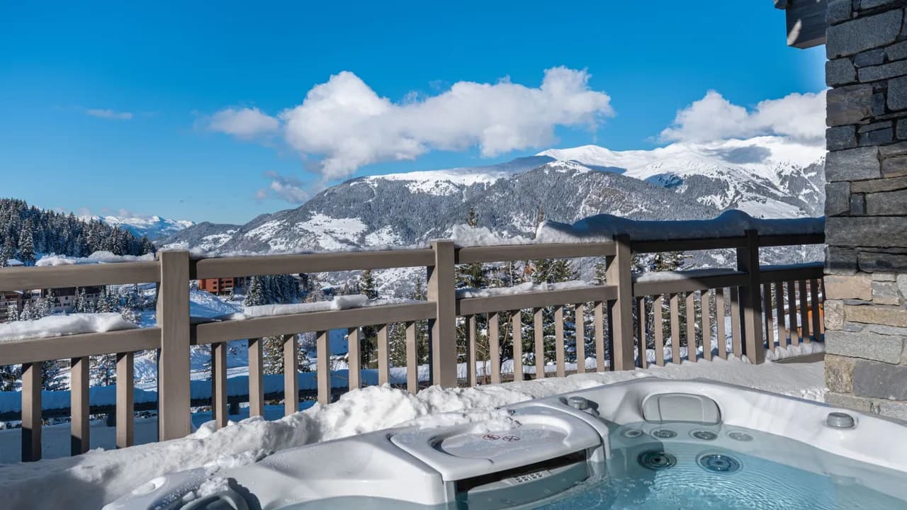 Stylish Chalet With Outdoor Jacuzzi Relaxation photo 3