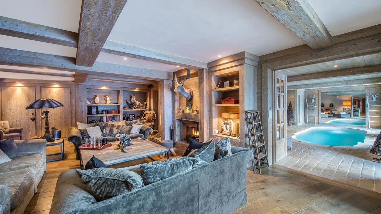 Opulent Chalet With Indoor Pool and Sauna