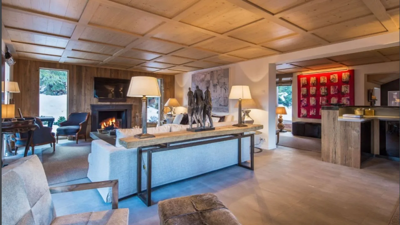 Charming Alpine Chalet With Ski-in Access photo 2