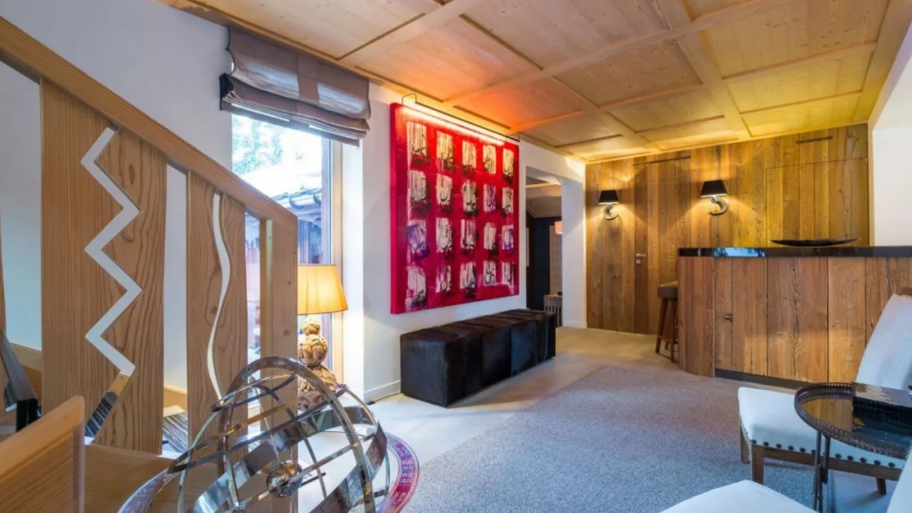 Charming Alpine Chalet With Ski-in Access photo 5