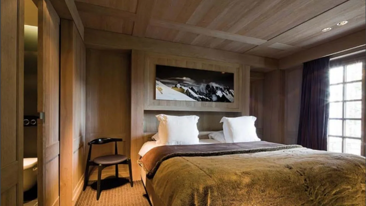 Luxury Alpine Apartment With Ski Access photo 3