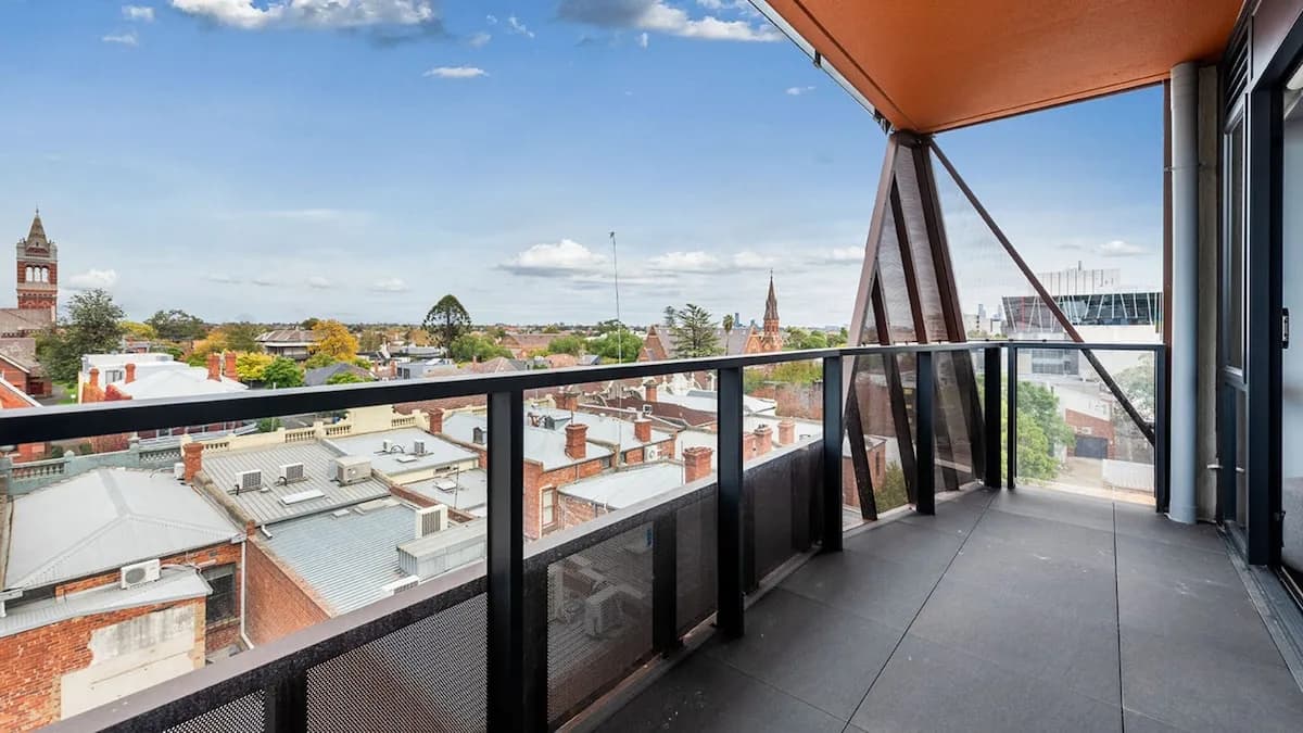 Contemporary Two Bedroom Apartment in Victoria photo 3