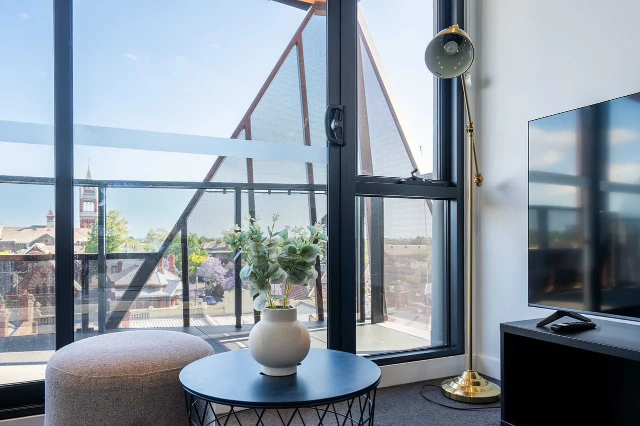 Contemporary Two Bedroom Apartment in Victoria photo 5