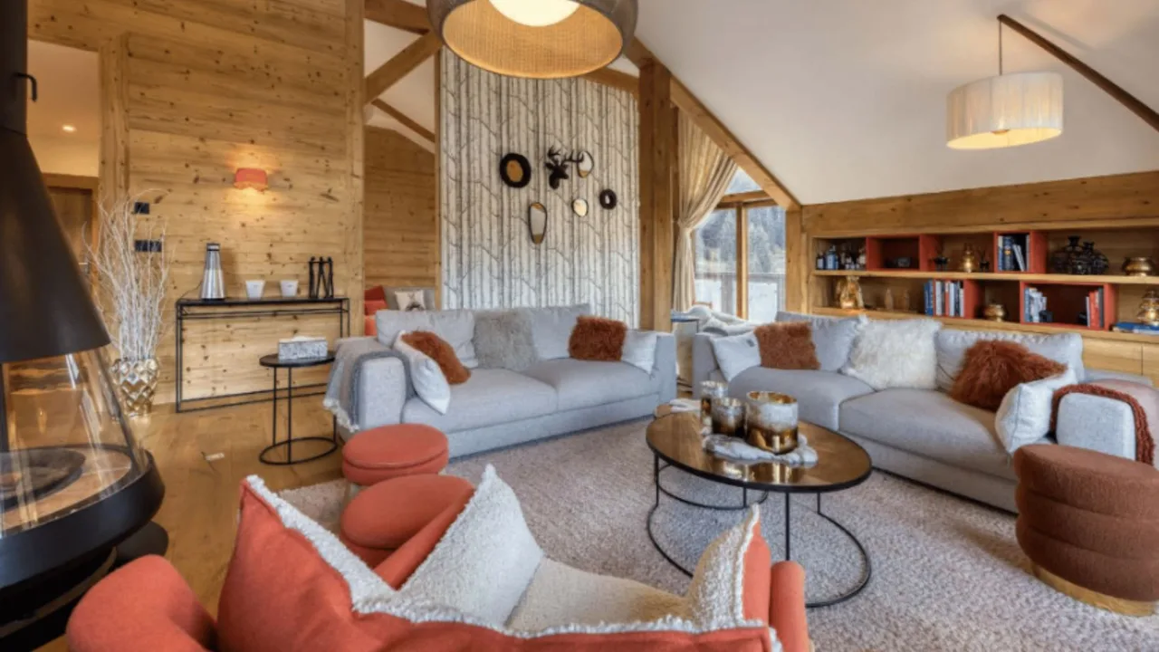 5-bedroom Penthouse With Panoramic Mountain Views photo 2