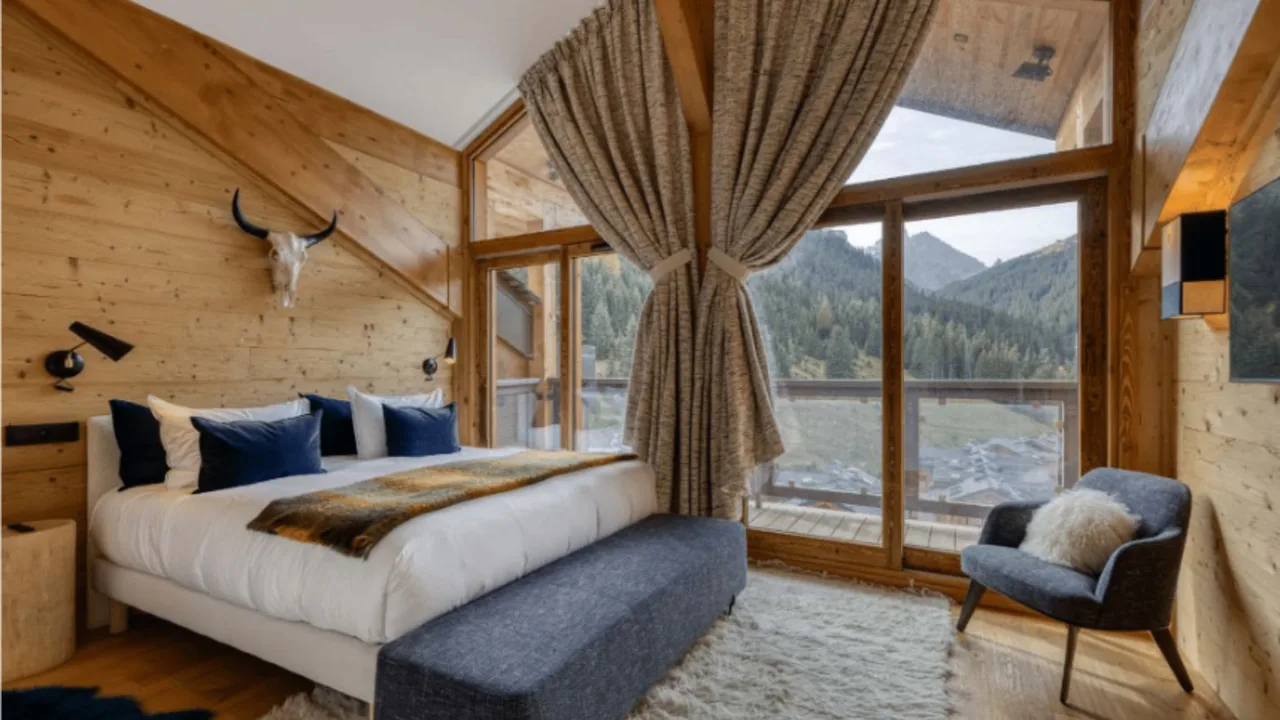 5-bedroom Penthouse With Panoramic Mountain Views photo 3