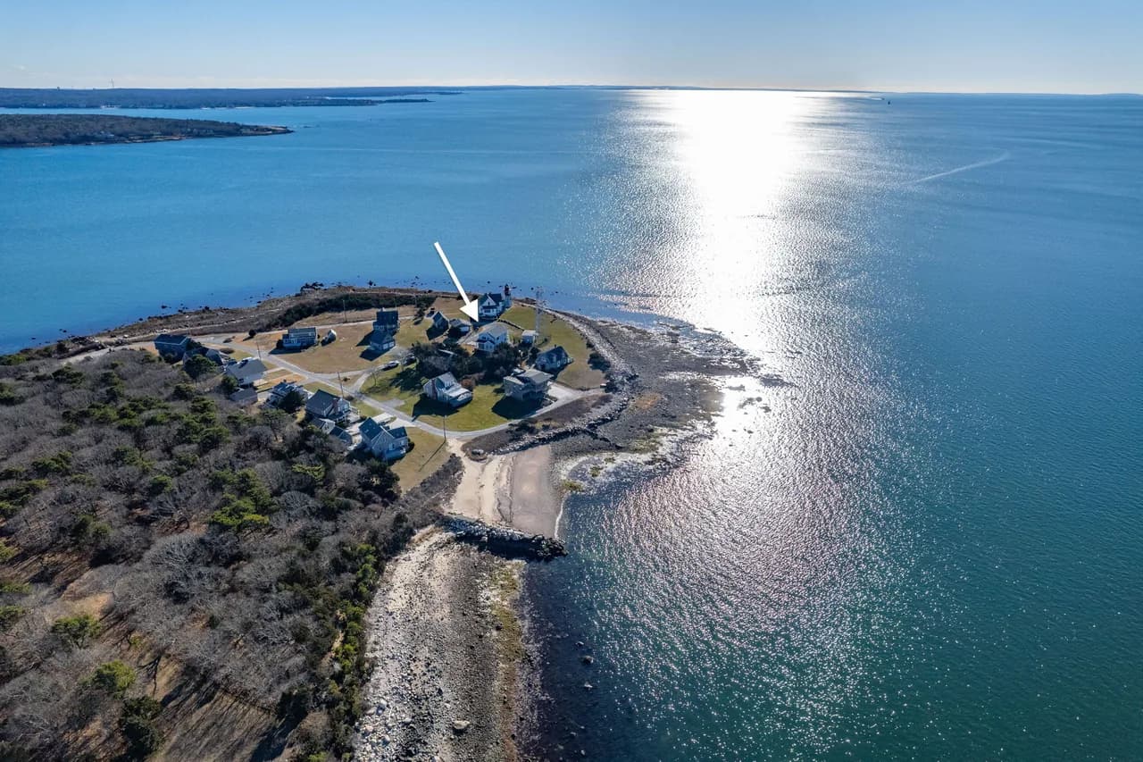 Oceanfront Four Bedroom Villa in Bourne photo 2
