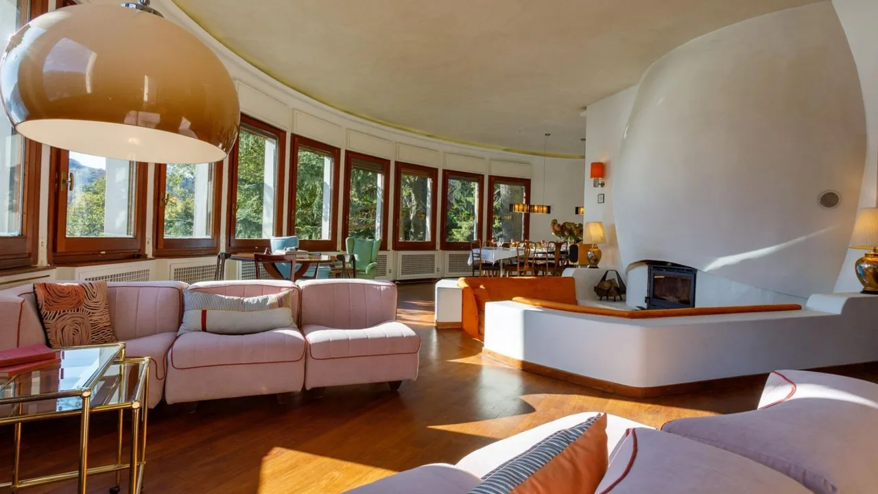 Spacious Villa Overlooking Lake Como photo 2