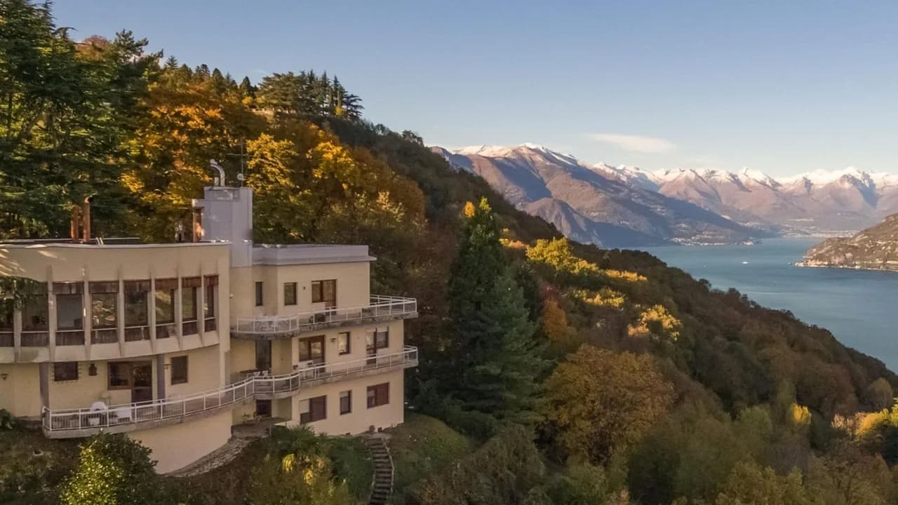 Spacious Villa Overlooking Lake Como photo 5