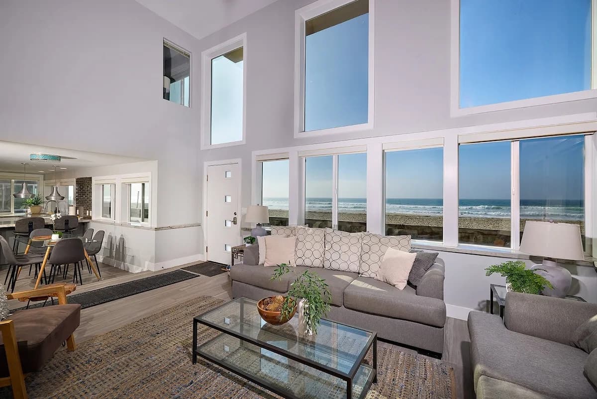 Ocean View Villa with Direct Beach Access in San Diego photo 2