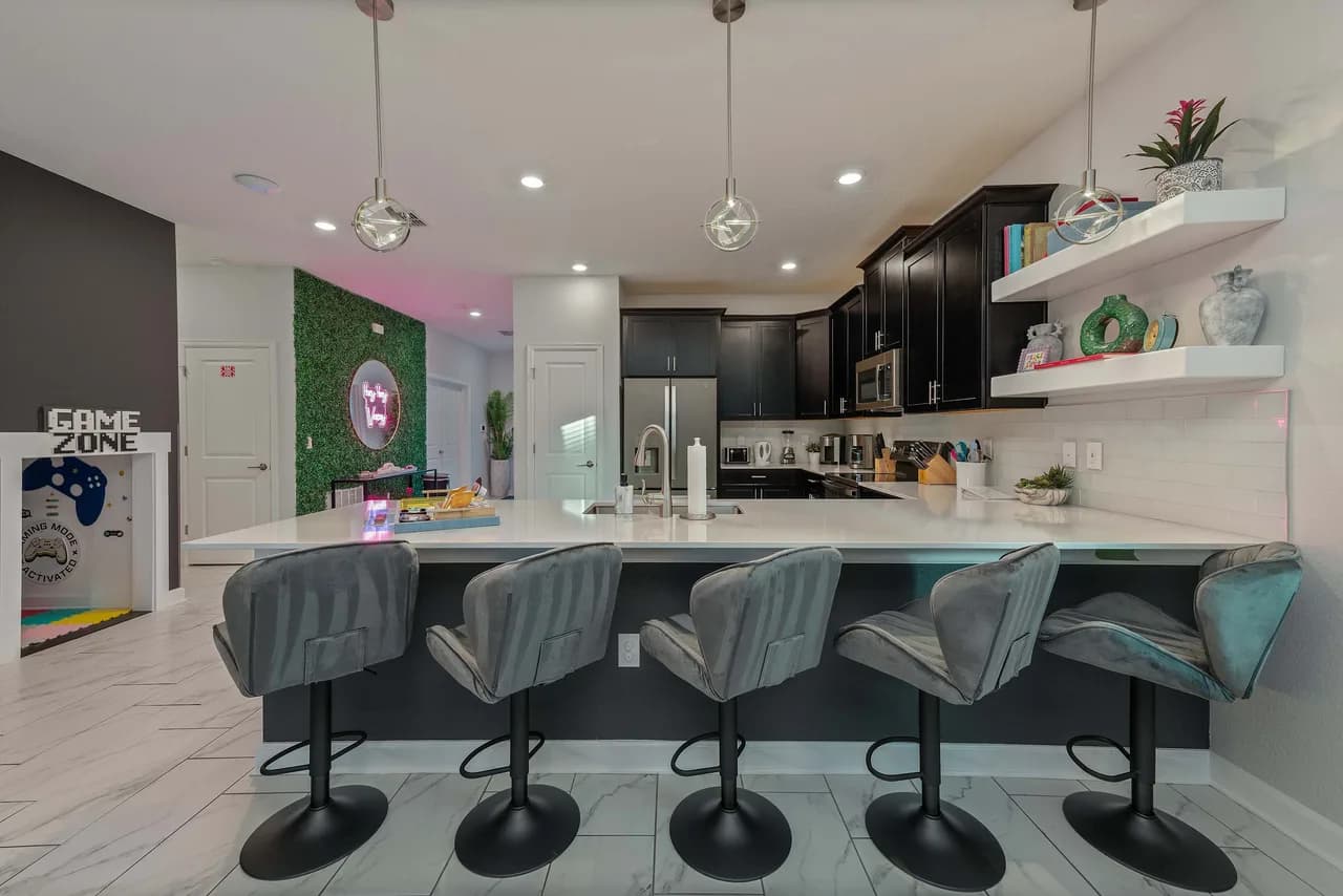 Family-Friendly Eight Bedroom Villa in Kissimmee photo 3