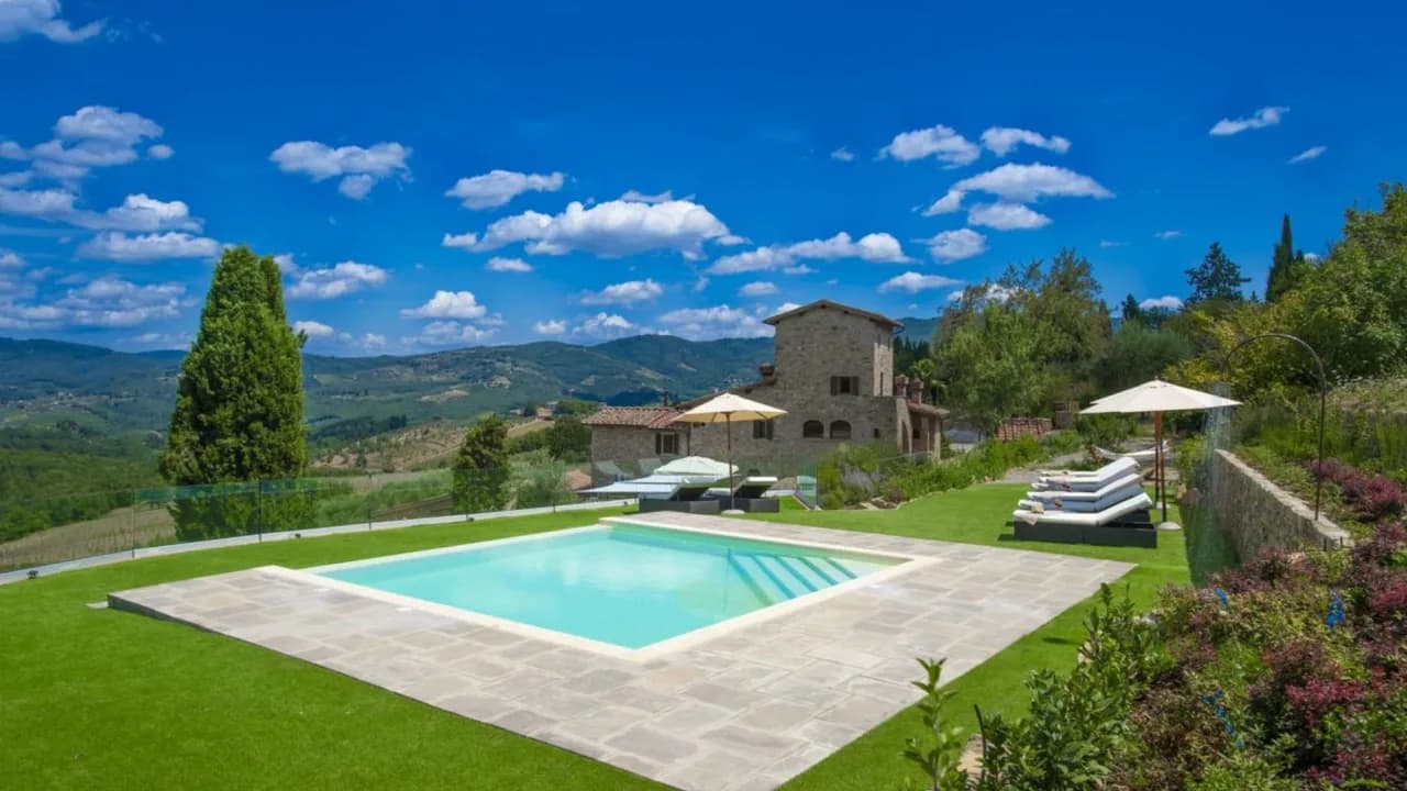 Chianti Countryside Retreat With Pools
