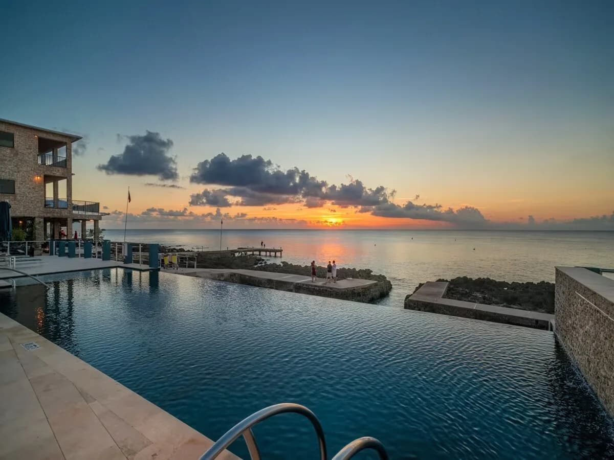 Oceanfront Three Bedroom Condo in Cayman photo 2