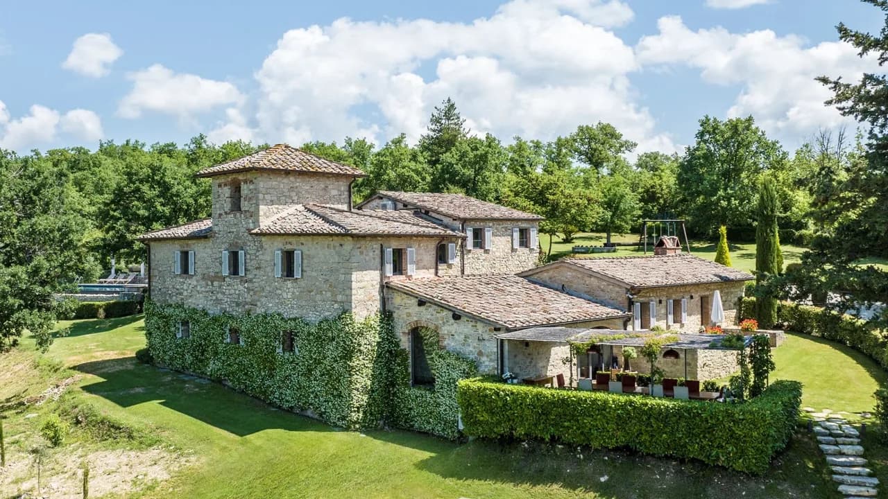 Grand Family Villa With Modern Comfort photo 5