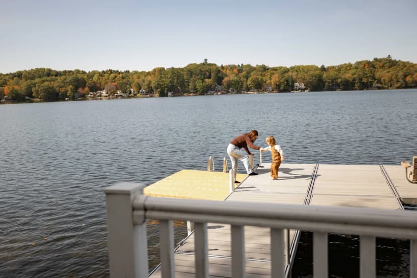 Charming Waterfront Villa with Dock in Maine