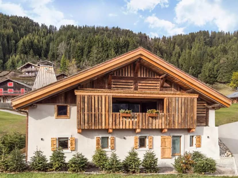 Relaxing 5BR Alpine Chalet With Modern Features
