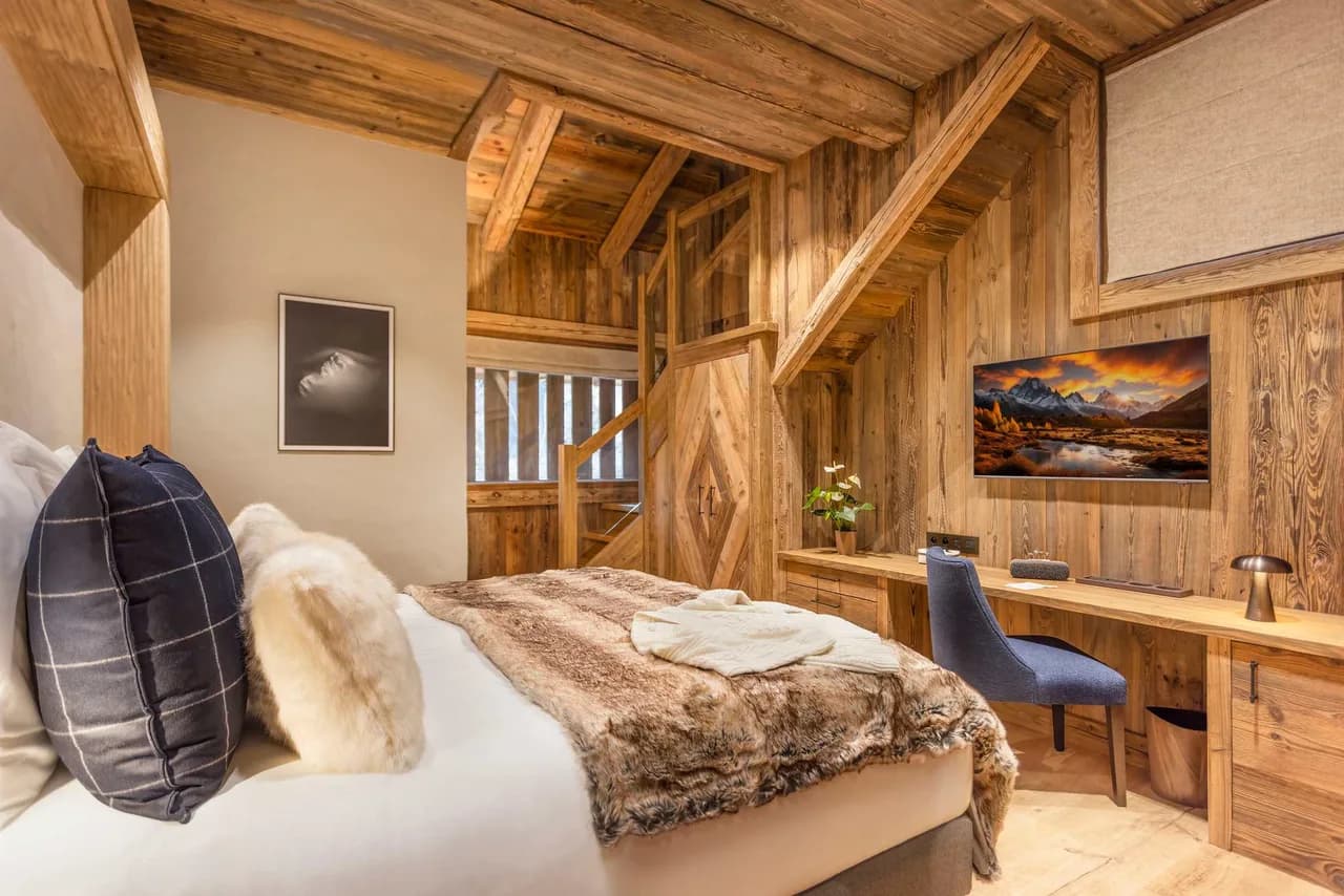 Relaxing 5BR Alpine Chalet With Modern Features photo 3