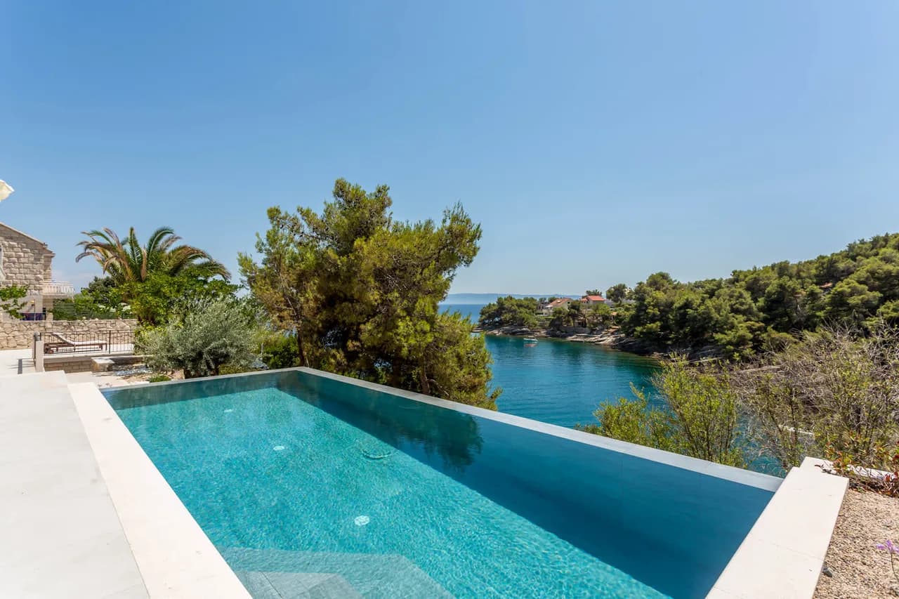 Elegant Villa With Solar-heated Pool photo 5