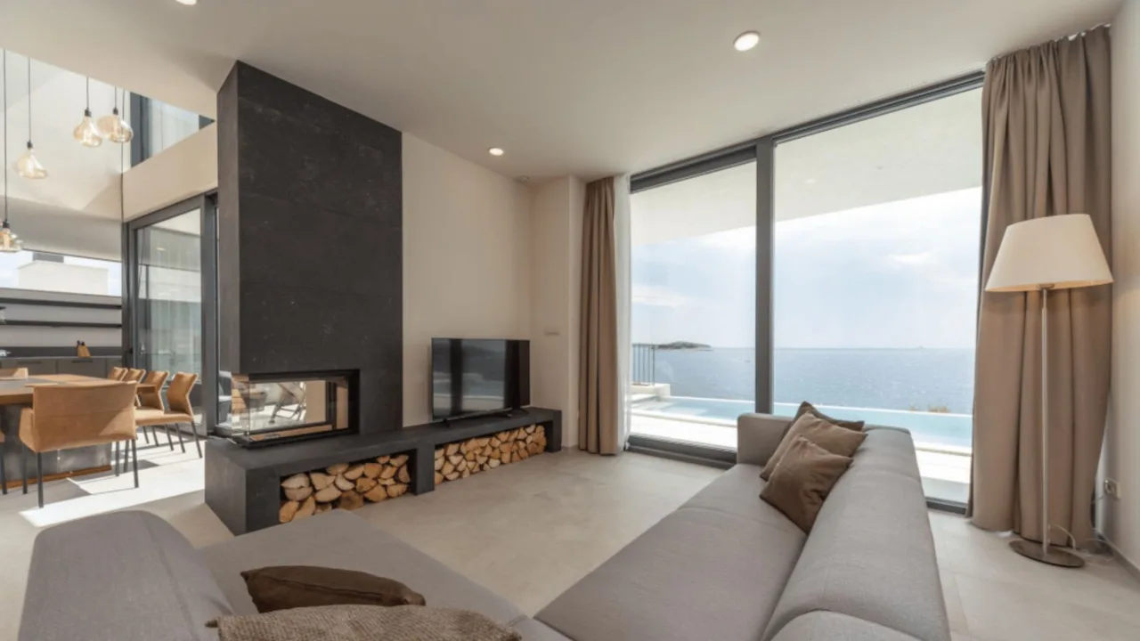 Elegant Coastal Living, Stunning Views photo 2