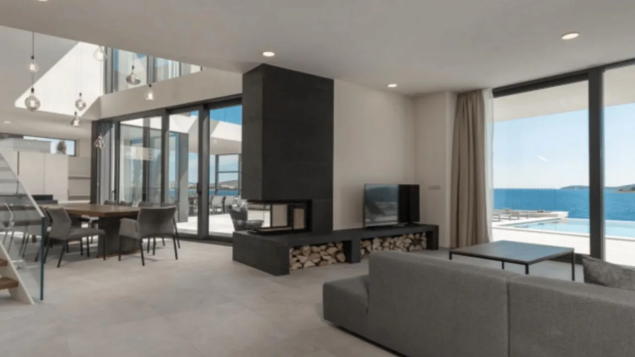 Stunning Villa With Sea Horizon Views photo 2