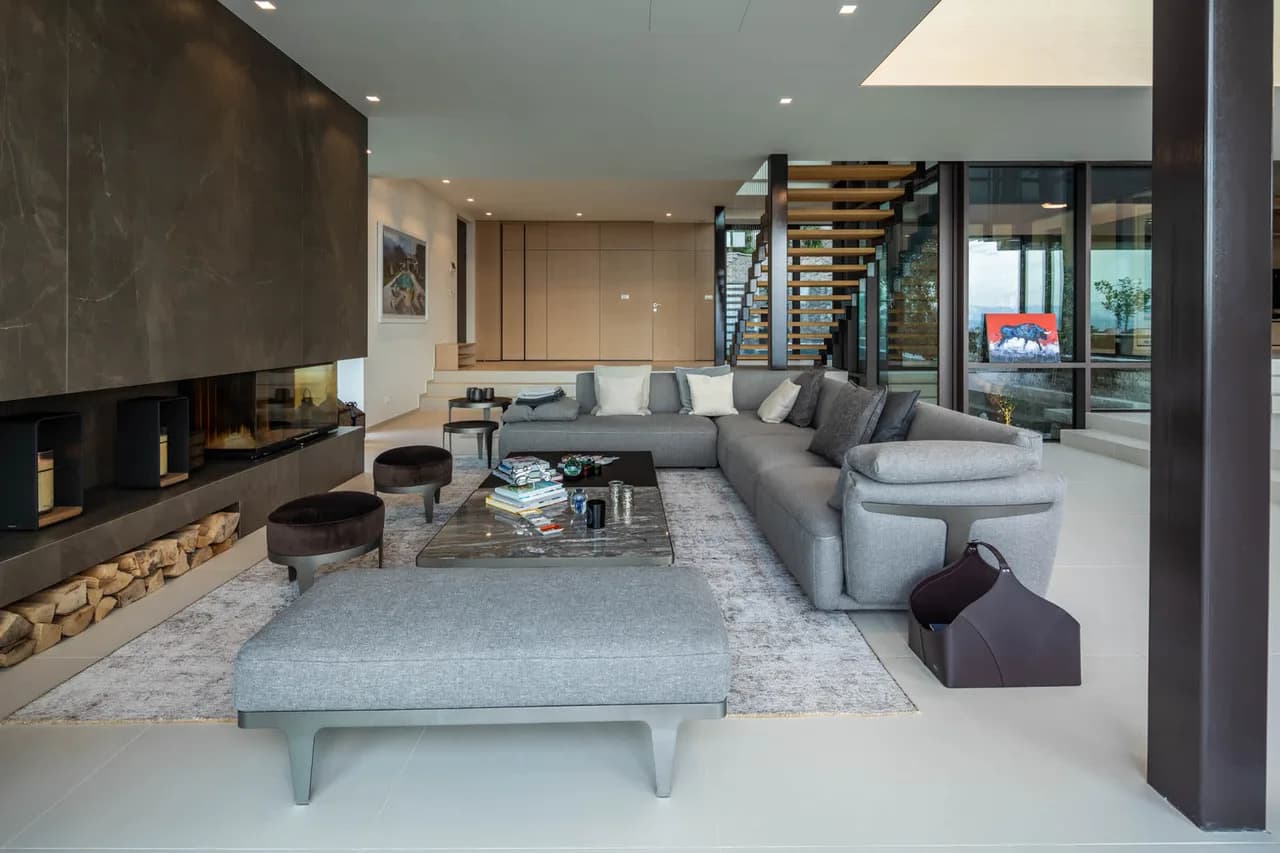 Stylish Villa Overlooking Sea With Pool photo 2